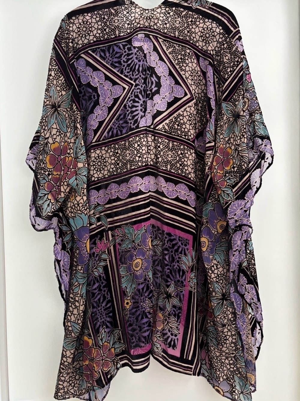 Anthropologie Shira Burnout Velvet Kimono - Picture 5 of 10